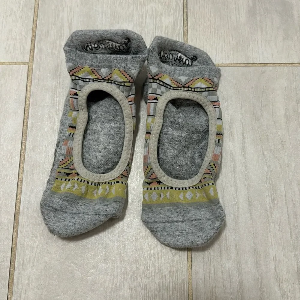 New Tavi Noir Grip Socks OS